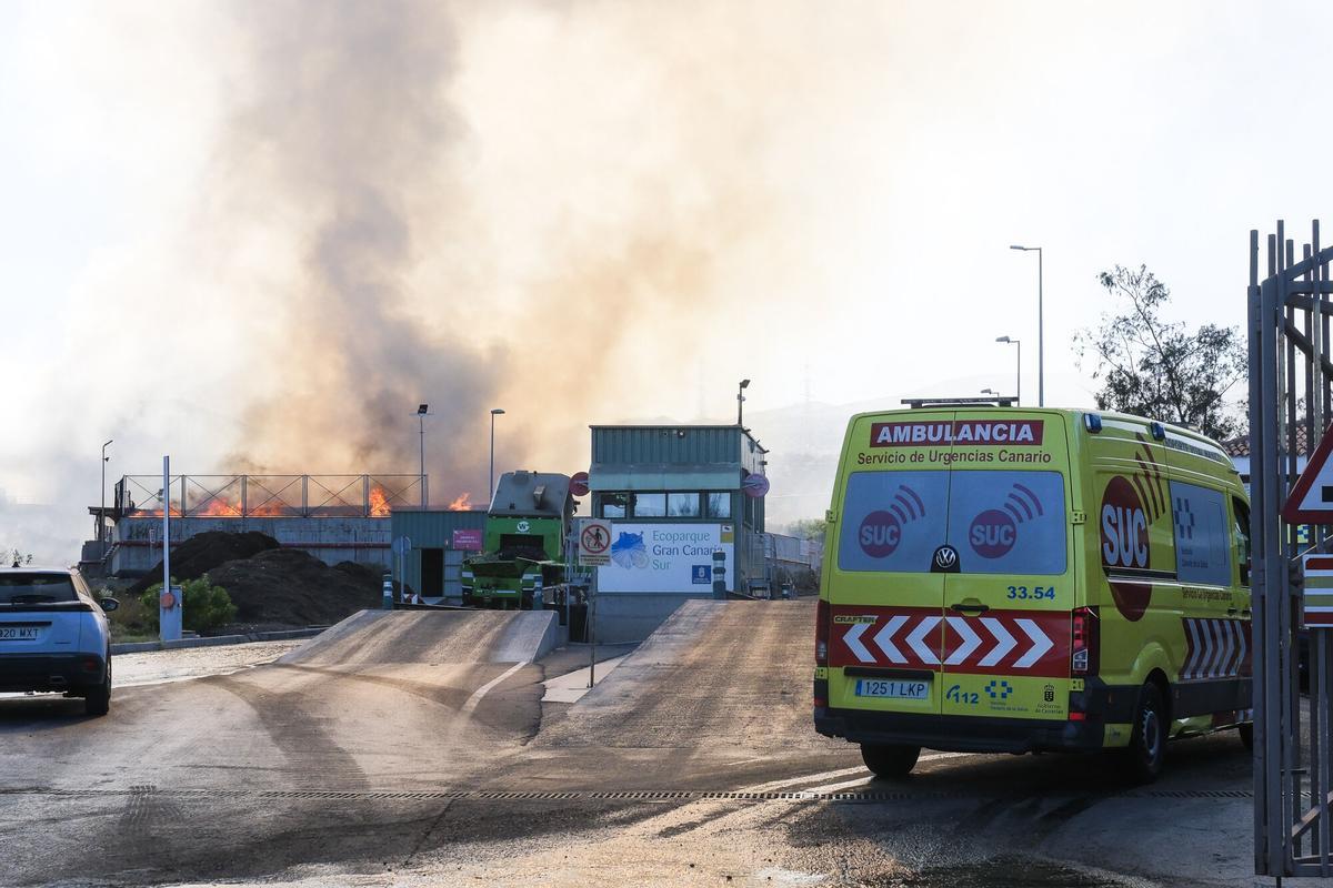Incendio en el vertedero de Juan Grande, San Bartolomé de Tirajana
