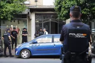 Macrooperación en La Viñuela y varios barrios de Córdoba contra una red de tráfico ilegal de coches de alta gama