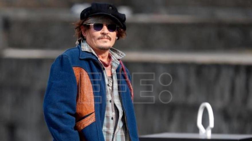 Johnny Depp no irá a juicio al pactar con un trabajador que lo denunció por agresión