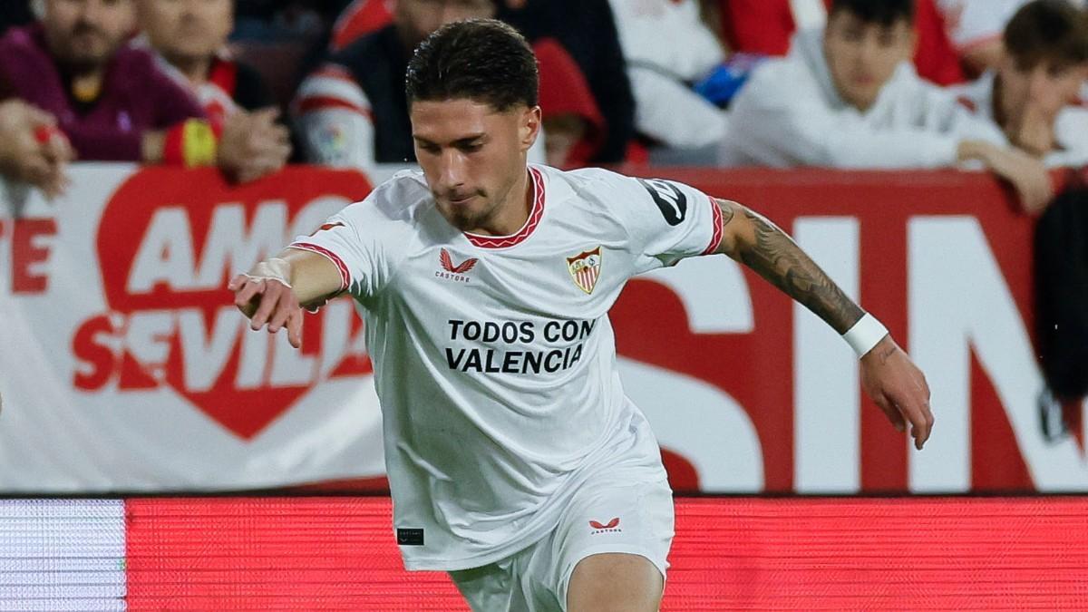 El defensa del Sevilla José Ángel Carmona