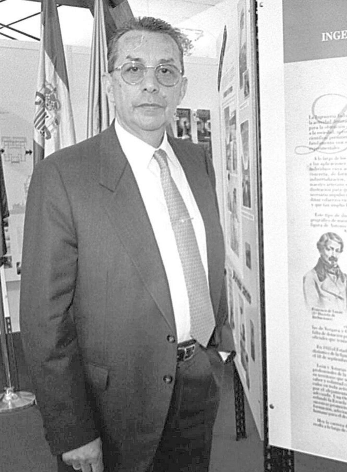 Román Rodríguez, exdecano, en la Feria Internacional de Construcción del Noroeste Ibérico en 1998. | MARCOS LEÓN