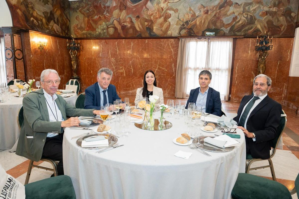 Encuentro del Foro Canarias con Carolina Darias