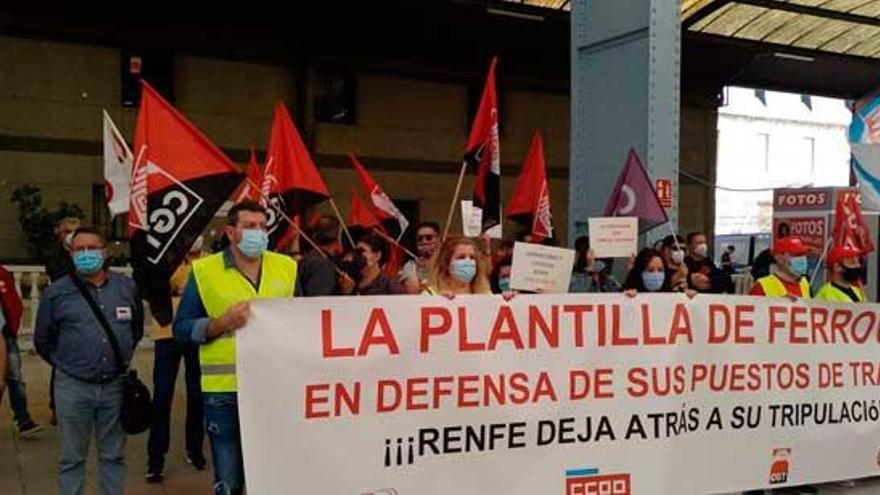 Manifestación de ferroviarios en San Cristóbal, ayer.