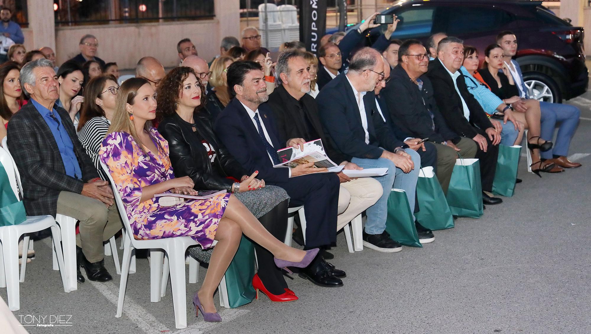 Presentación de llibret  “Mujeres del fuego del siglo XXI” de la barrraca "No poem fer més"