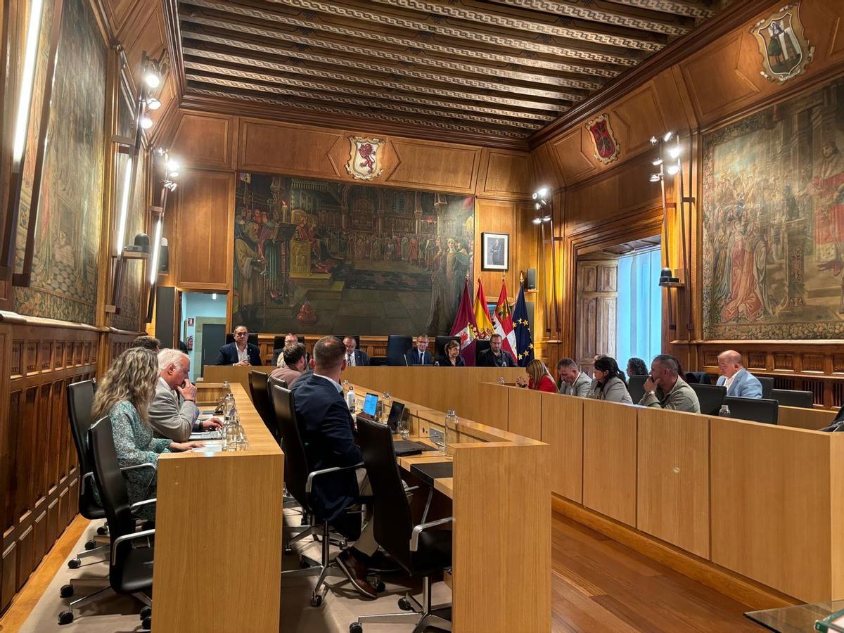 Pleno de la Diputación de León que ha aprobado la moción a favor de la autonomía de la Región Leonesa.