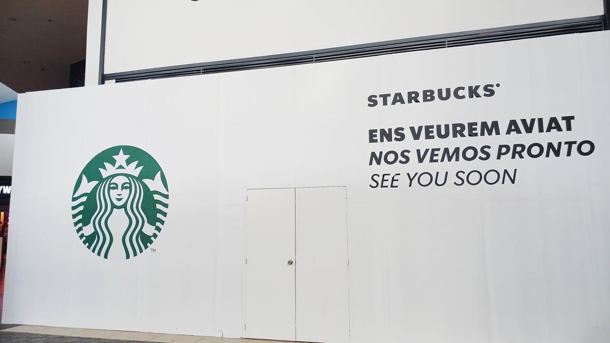 Exterior del nou local d’Starbucks a l’Espai Gironès.