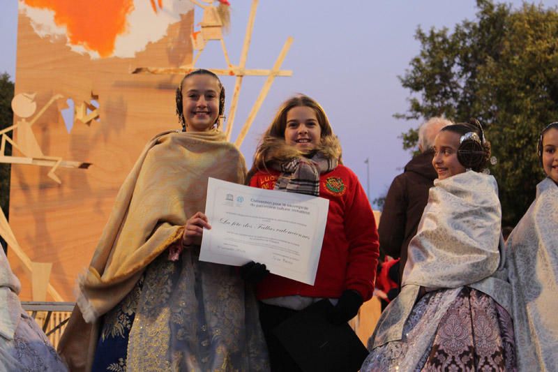 Entrega de los certificados de la Unesco a las Fallas infantiles