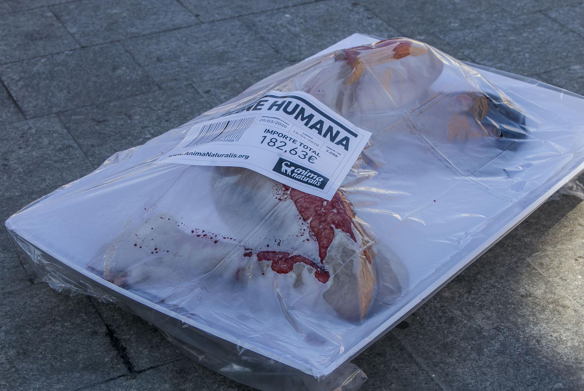 Protesta por el consumo de carne animal en Alicante