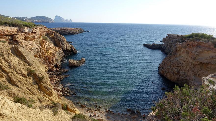 Las fuerzas telúricas de Cala Llentia