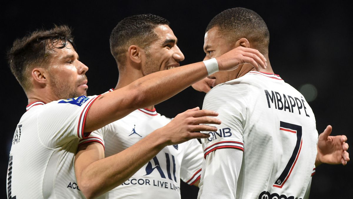 Los jugadores del PSG celebrando el 0-1