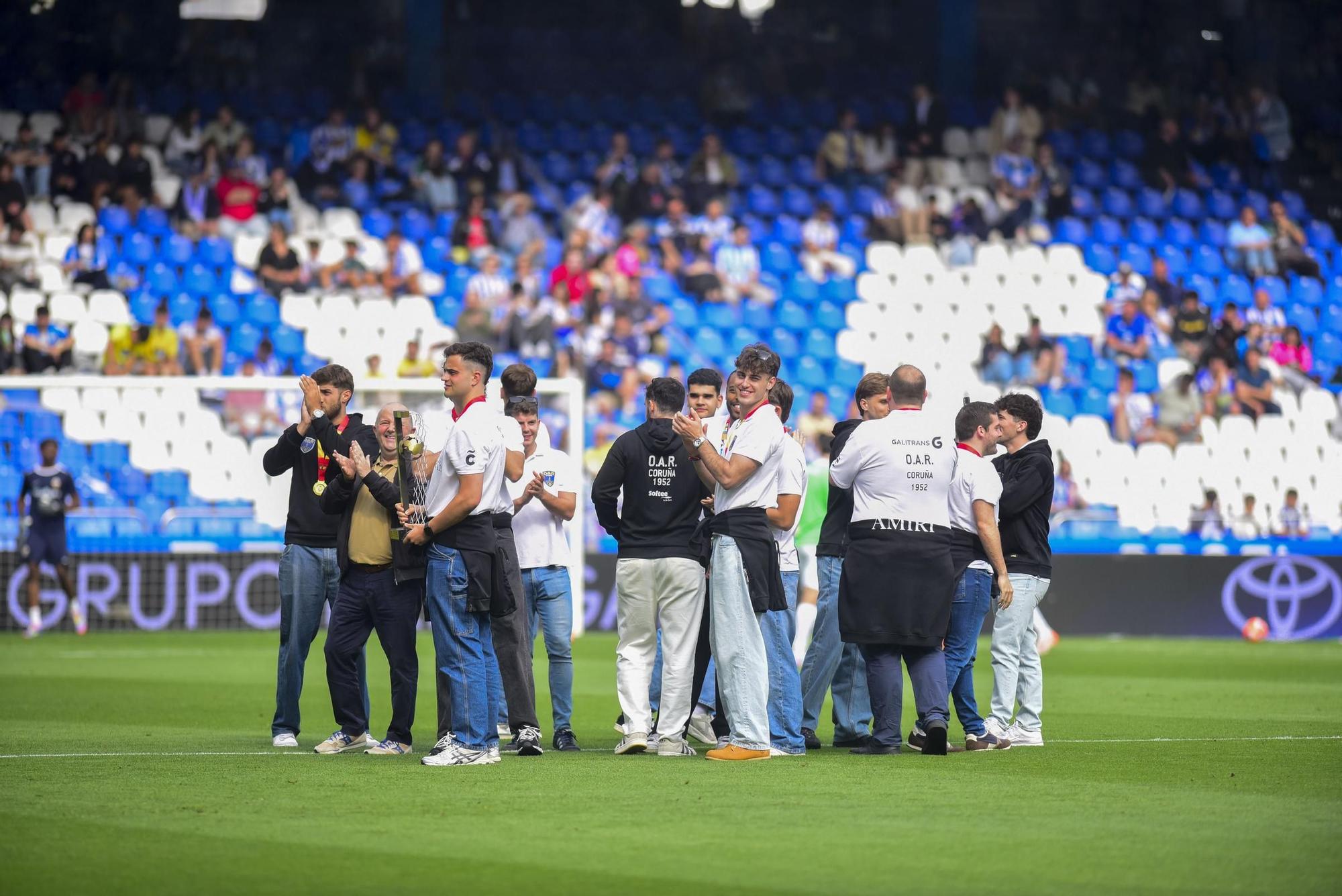 El Dépor cae goleado (0-4) por el Elche para cerrar la temporada 2025-25 en Riazor