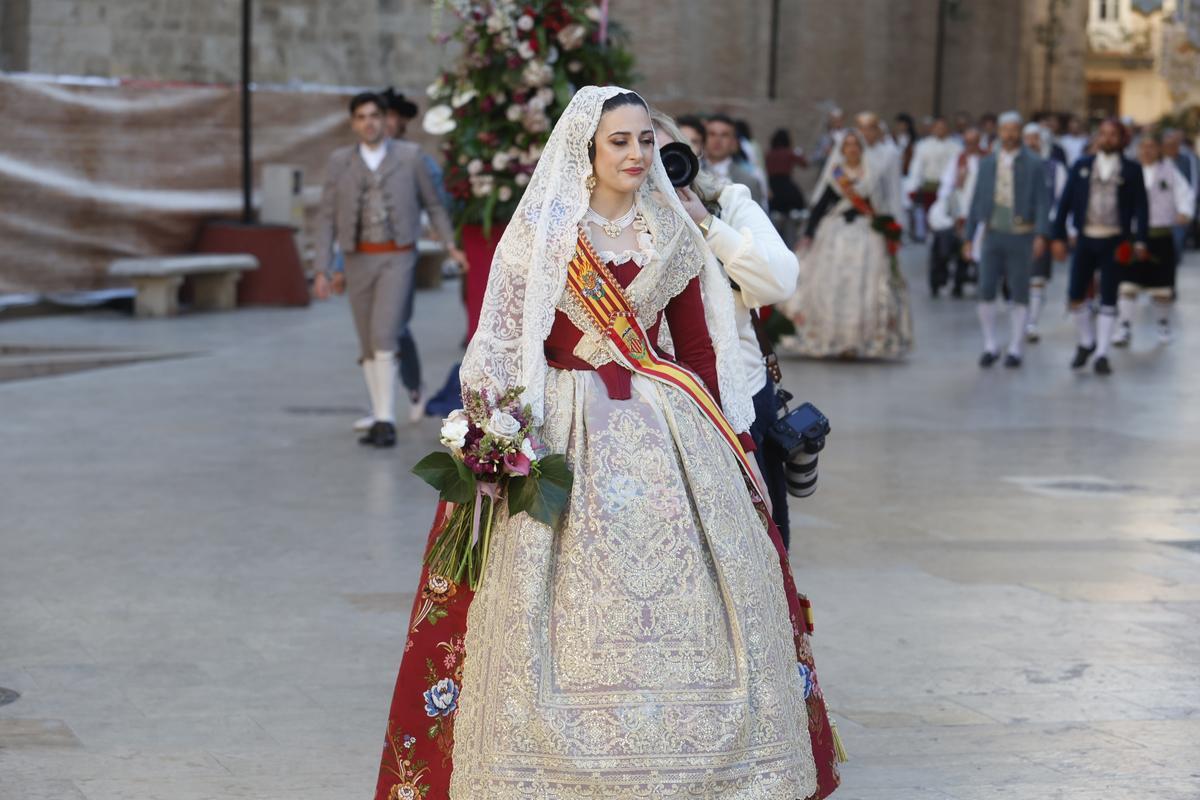 Todas las fotos de la ofrenda del 17 de marzo por la calle San Vicente hasta las 18:30 horas