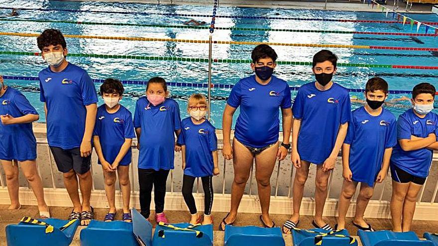 Nadadores del Club Natació Xàtiva en la prueba de Gandia. | CN XÀTIVA
