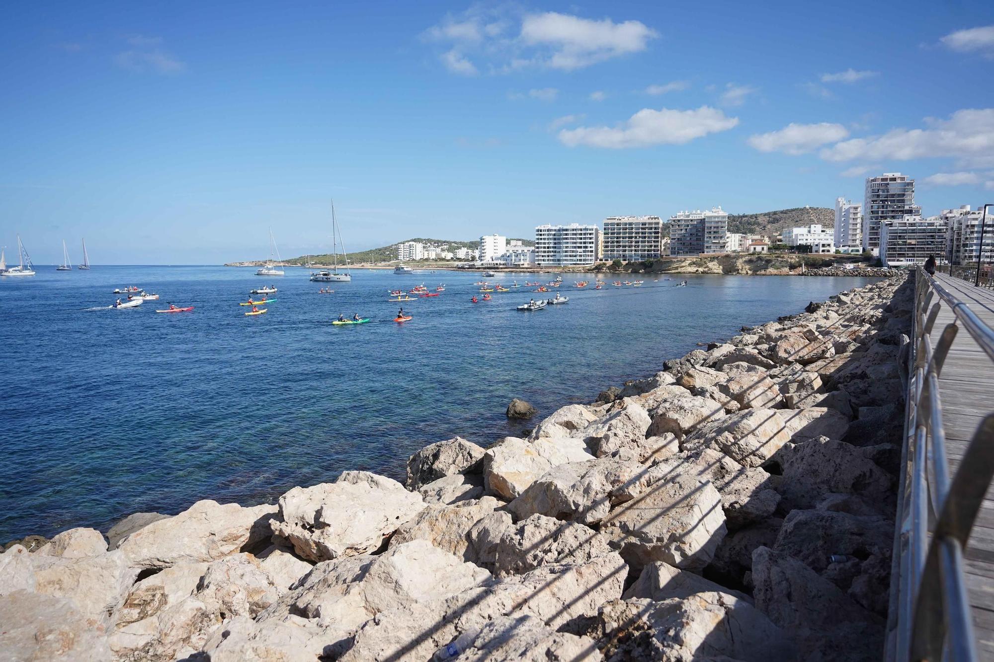 Mira aquí todas las imágenes del Día de la Piragua en Ibiza