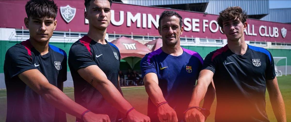 Juliano Belletti y los capitanes con las Pulseras Blaugranas