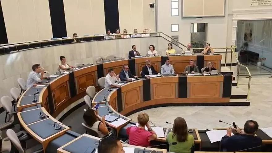 Advertencias para no repetir el caso Baño y debate: la Diputación de Alicante recupera el bono comercio