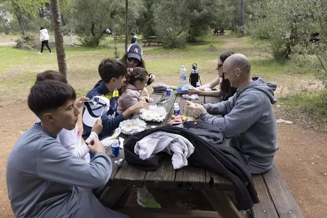 El segundo lunes de Pascua llena los parajes naturales de visitantes