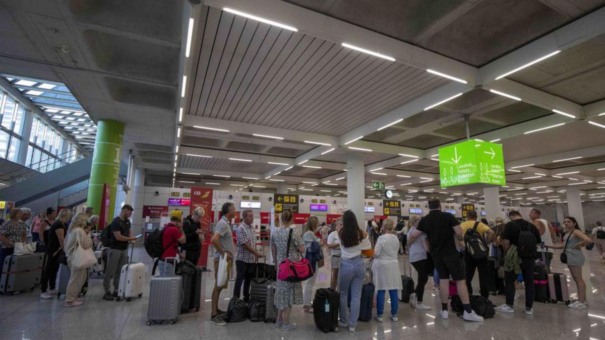 Las encuestas se realizaron en el aeropuerto. |