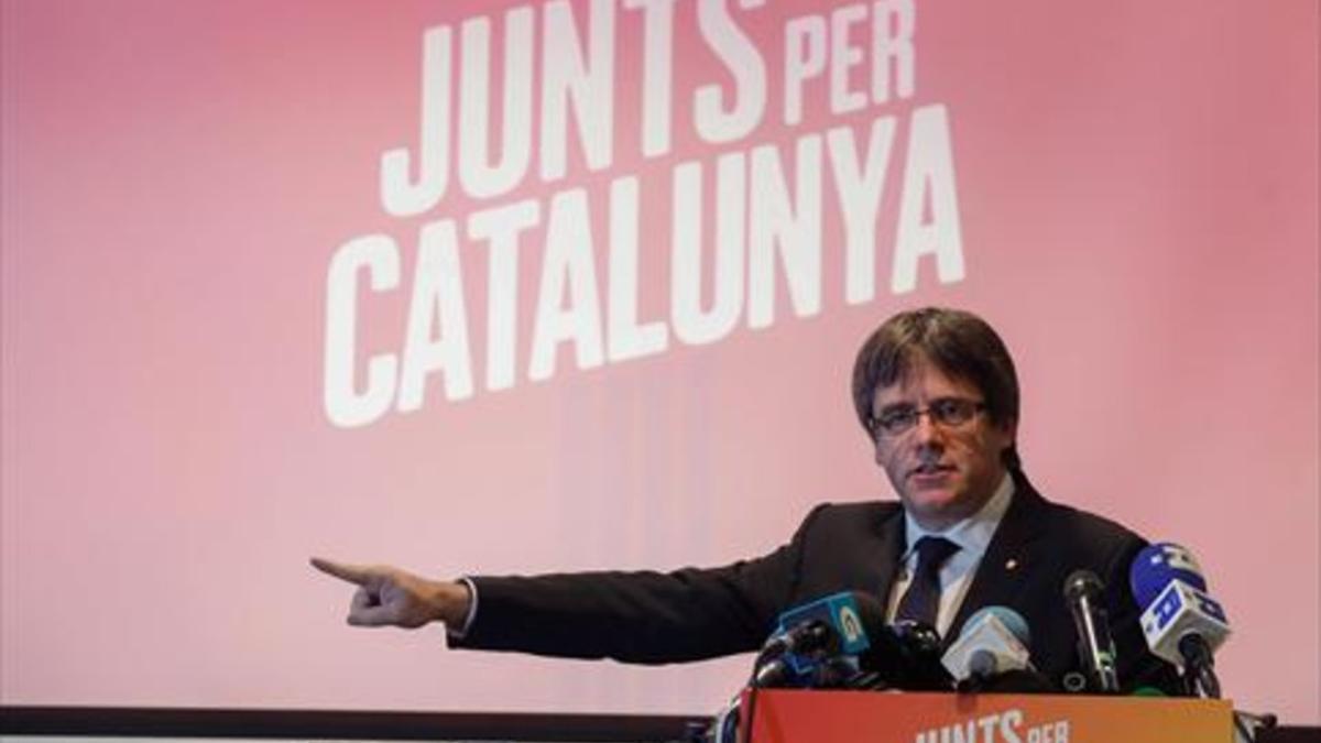 Carles Puigdemont, durante la presentación de la candidatura de Juntsper Catalunya, ayer cerca de Brujas.