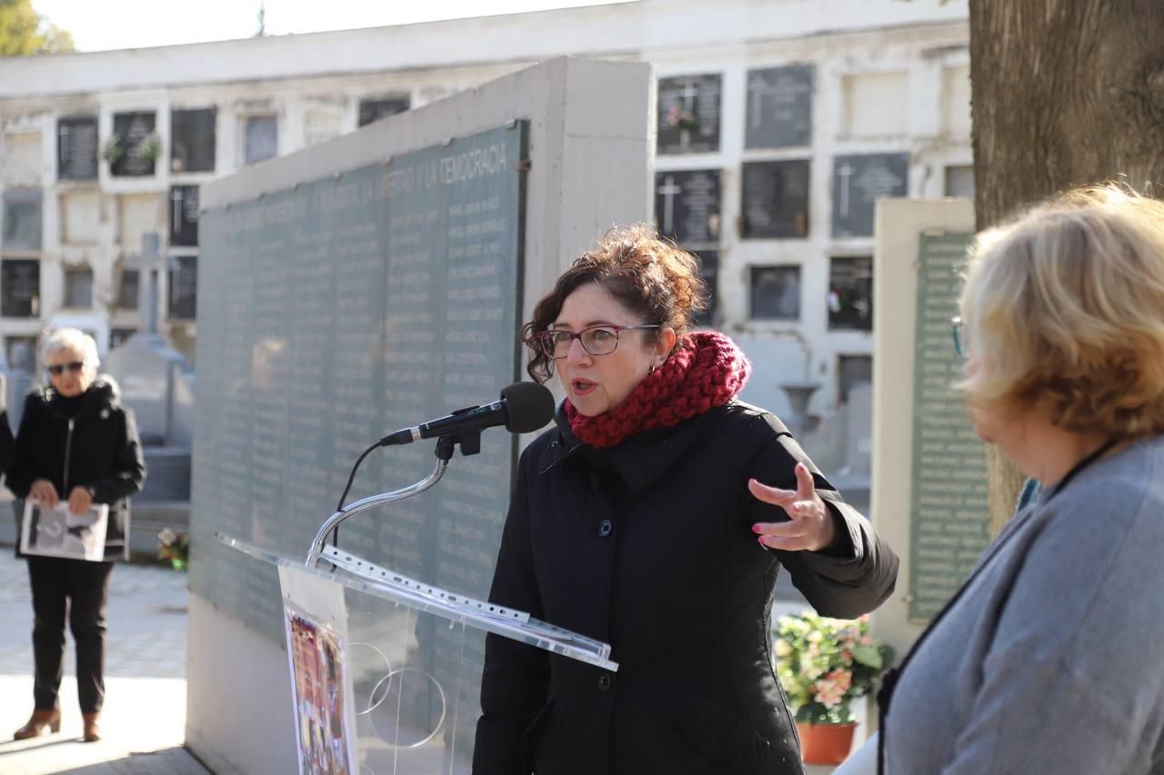 Acto en memoria de las víctimas del franquismo en el cementerio de la Salud