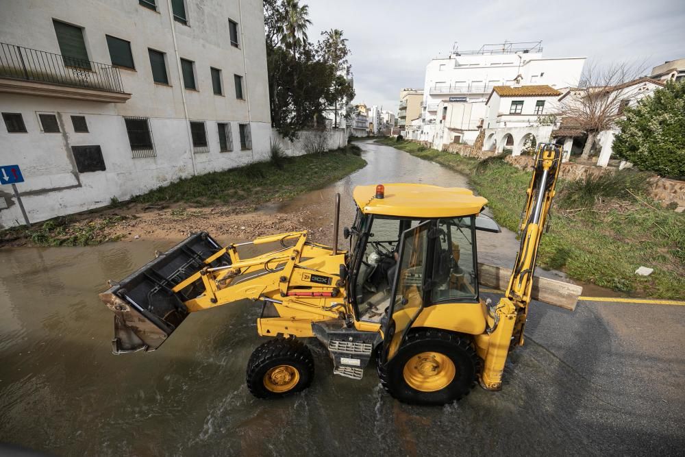 Tossa de Mar intenta recuperar la normalitat després del temporal «Gloria»