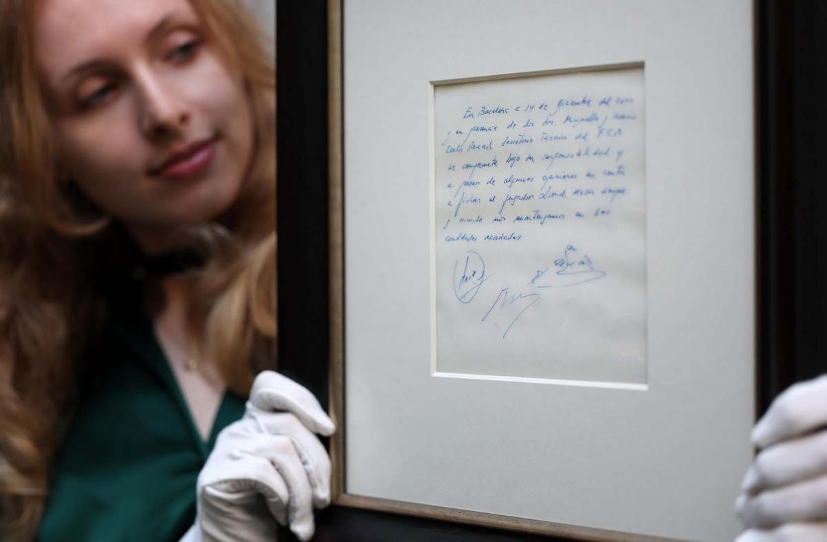 La servilleta con el primer contrato de Messi sale a subasta en Londres por 350.000 euros