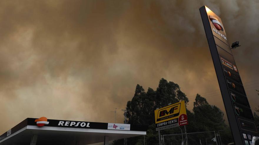 Incendio forestal en Vincios, en la ola de 2017 // Cristina Graña