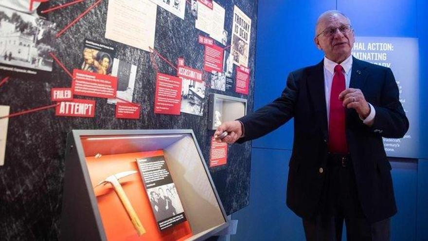 El piolet con el que fue asesinado Trotsky se exhibe en un museo de Washington