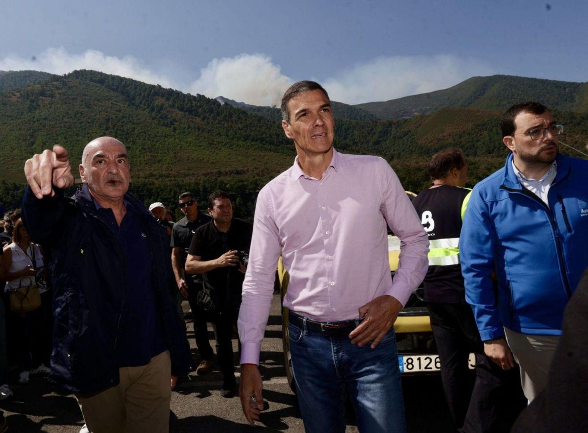 Sánchez defensa que ha posat "tots els mitjans" contra el foc Sánchez defensa que ha posat "tots els mitjans" contra el foc