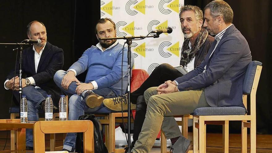 Regades, Cuiña, Solla e Cannas, onte, no Club FARO celebrado no Salón Teatro de Lalín. // Bernabé/J. Lalín