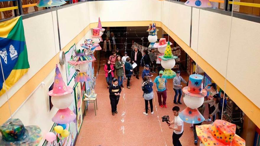 Niños en el colegio público El Villar, en Trubia.