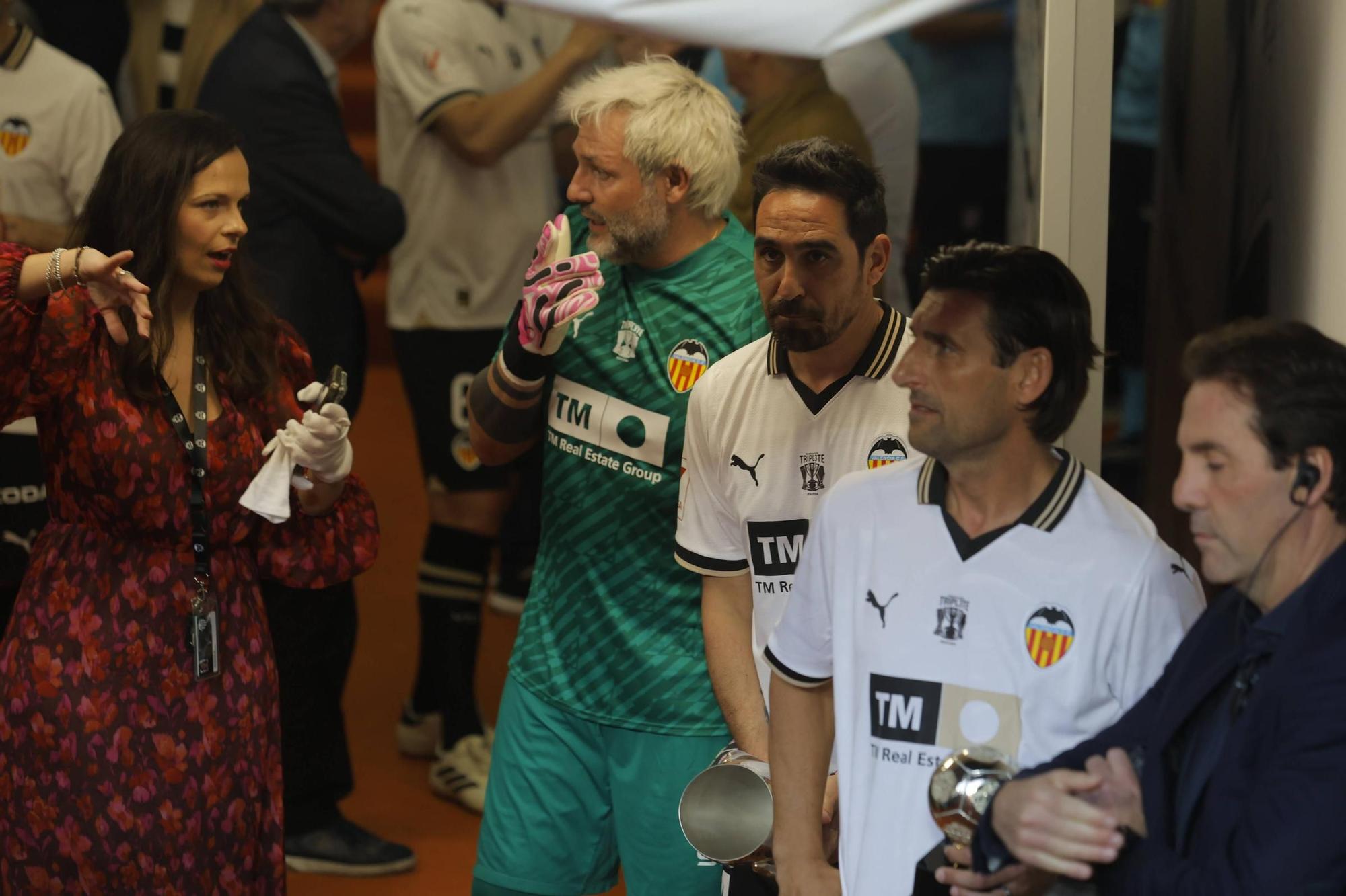 ¡Qué recuerdos! Las fotos del homenaje al Valencia del Triplete