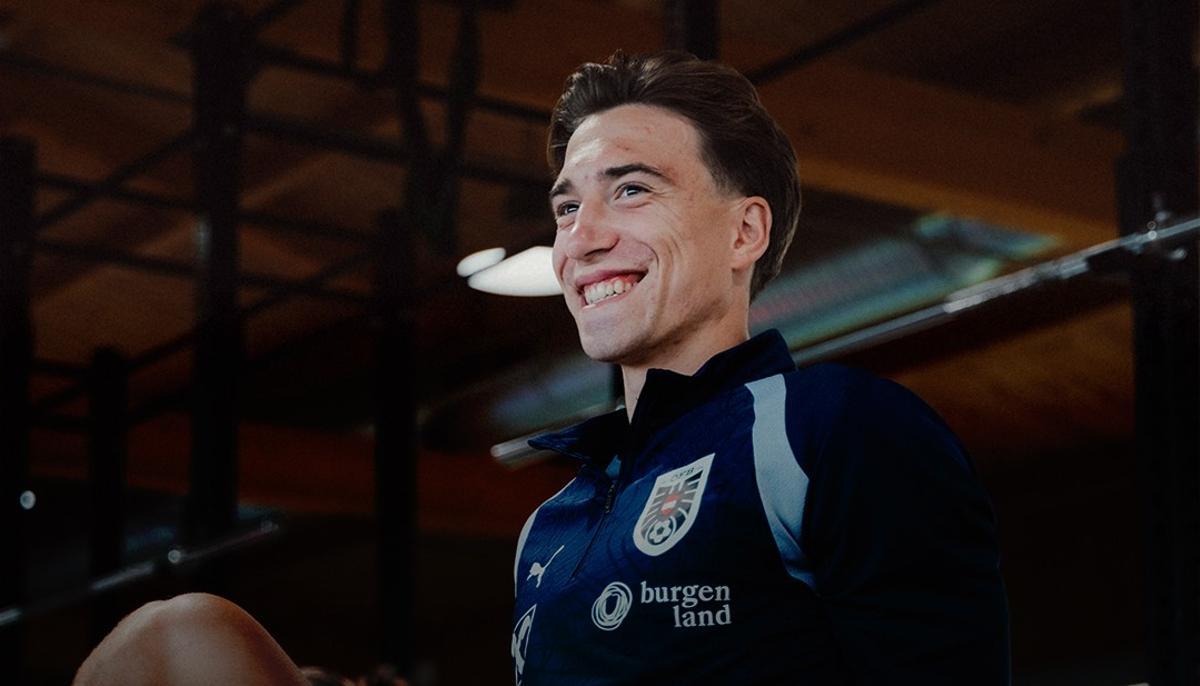 David Affengruber, sonriente durante una sesión de gimnasio con Austria.
