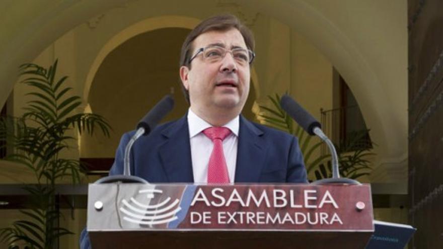 Vara toma posesión de la presidencia de la Junta de Extremadura