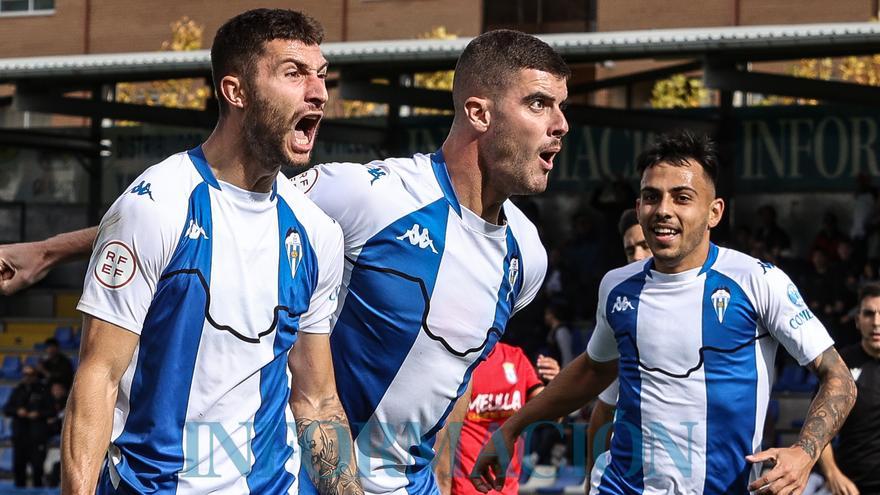 El Alcoyano recibe el justo premio a la insistencia (3-0)