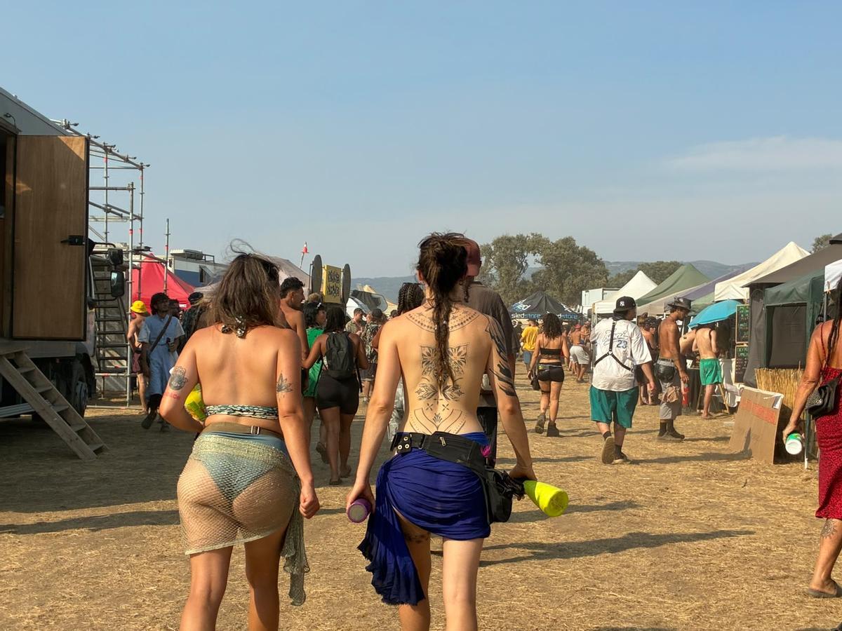 Galería | Así es la 'rave' de La Granja (Cáceres) Galería | Así es la 'rave' de La Granja (Cáceres)