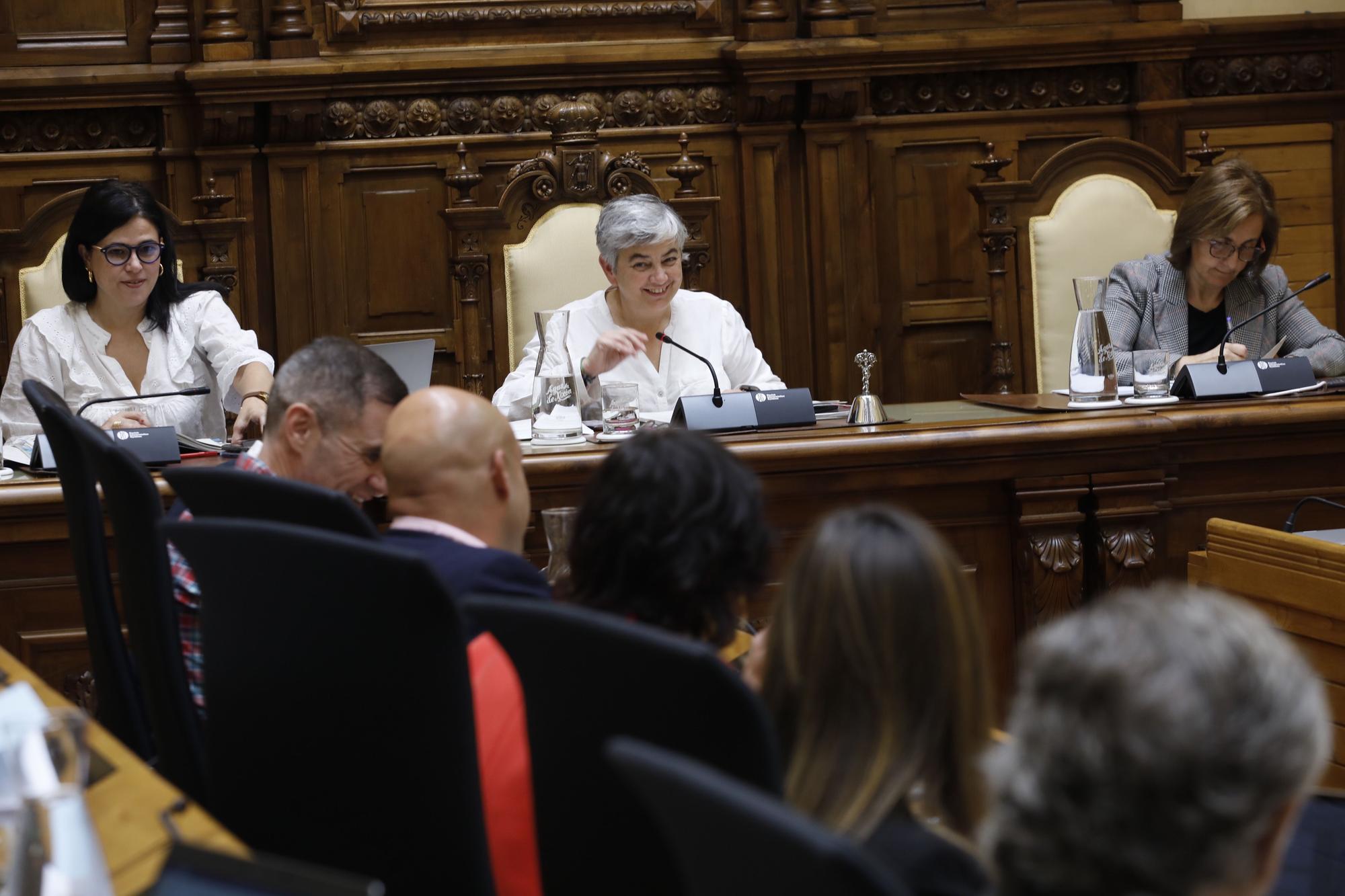 En imágenes: Gijón celebra el pleno municipal de octubre