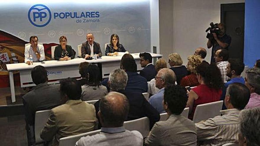 Maíllo, Martín Pozo, Barrios y Mulas, durante el comité ejecutivo provincial del PP celebrado este jueves.