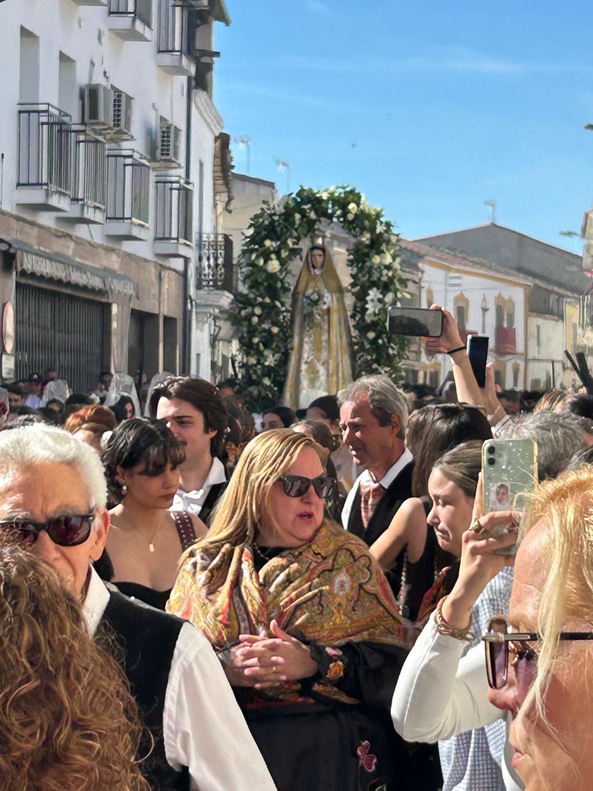 FOTOGALERÍA | El municipio cacereño de Zarza la Mayor se vuelca con el Domingo de los Tiros