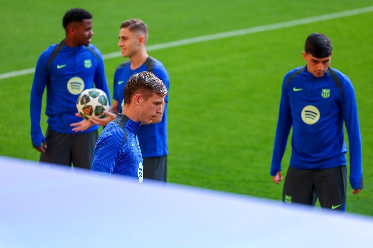 Ansu y Fermín 'trolean' a la prensa en Dortmund Ansu y Fermín 'trolean' a la prensa en Dortmund