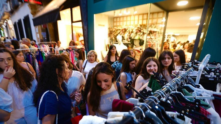 La Shopping Night seduce a miles de cordobeses
