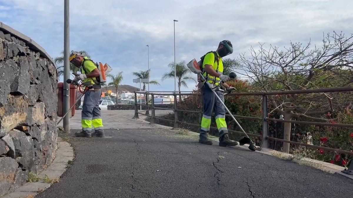 Labores de limpieza en Santa Cruz.
