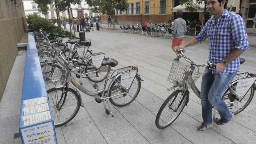 Bicicoruña perdió un 16% de socios en 2013 y se utilizó 4.500 veces menos que en 2012