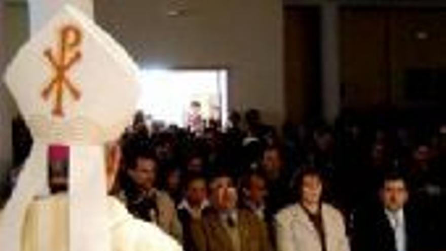 Rosal de Ayala se vuelca para inaugurar su nueva parroquia