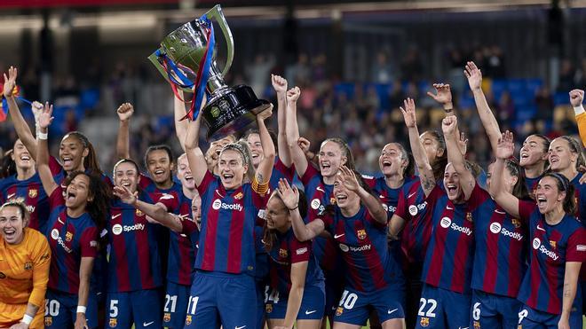 El Barça femenino celebra su quinta liga F consecutiva