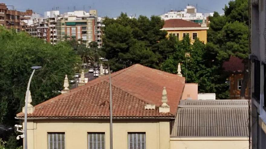 Cubierta del edificio de la 
Avenida del Cid, número 39.  levante-emv