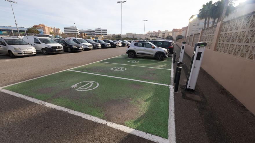 Vila confía en tener 60 puntos de recarga para coches eléctricos, todos de pago, a final de año