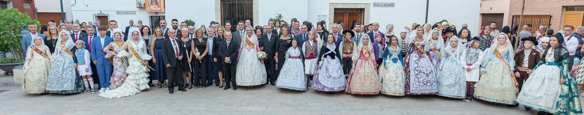 Cita fallera en la procesión de Xirivella