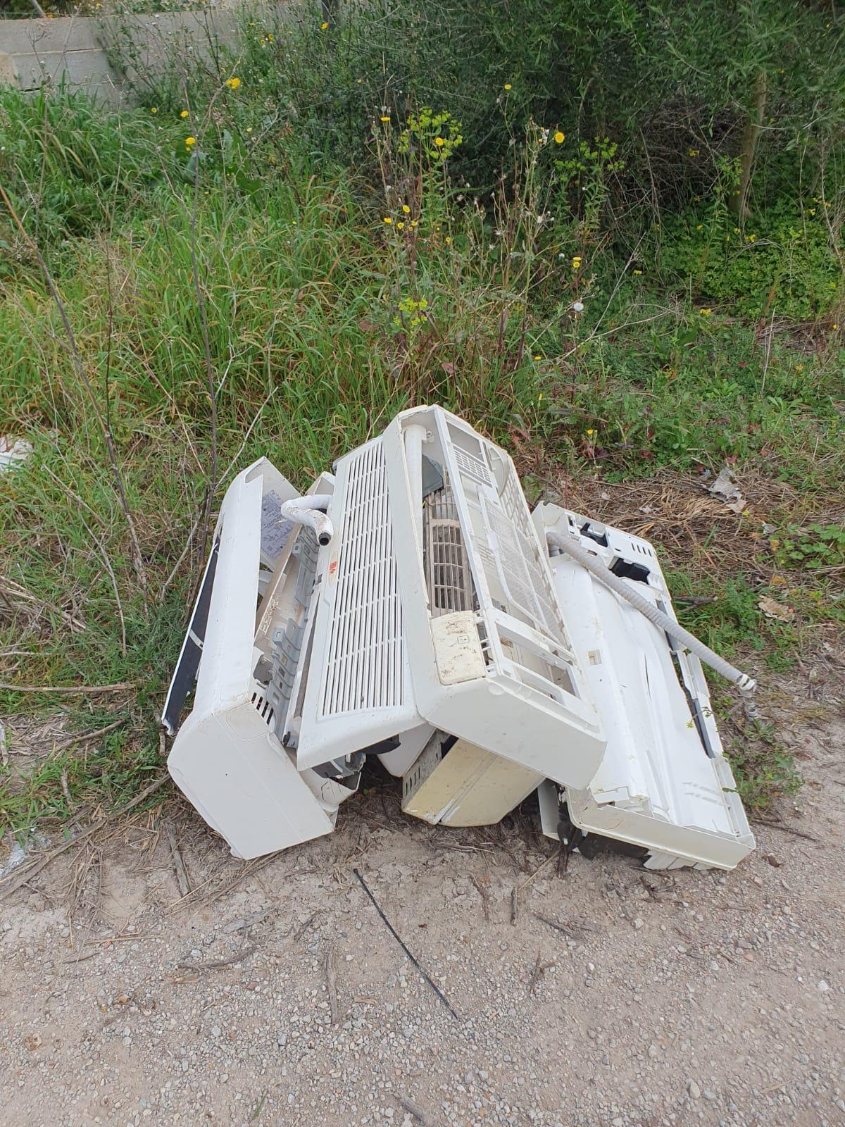 FOTOS | Así ha sido la jornada de limpieza rural en Sant Joan y Vilafranca FOTOS | Así ha sido la jornada de limpieza rural en Sant Joan y Vilafranca