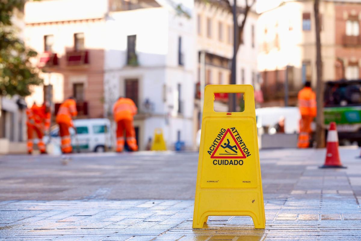 Sadeco limpieza cera semana santa